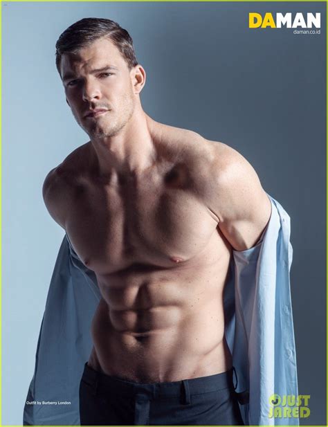 alan ritchson desnudo|‘Reacher’ Star Alan Ritchson Bares Muscular Physique in New .